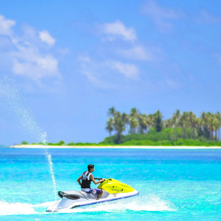 Explore India’s 10 Best Water Sports Spots for Thrilling Experiences | Travel Rethink Ways 5 watersports-05