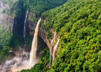 rethinkways-blog-meghalaya-waterfalls-cover