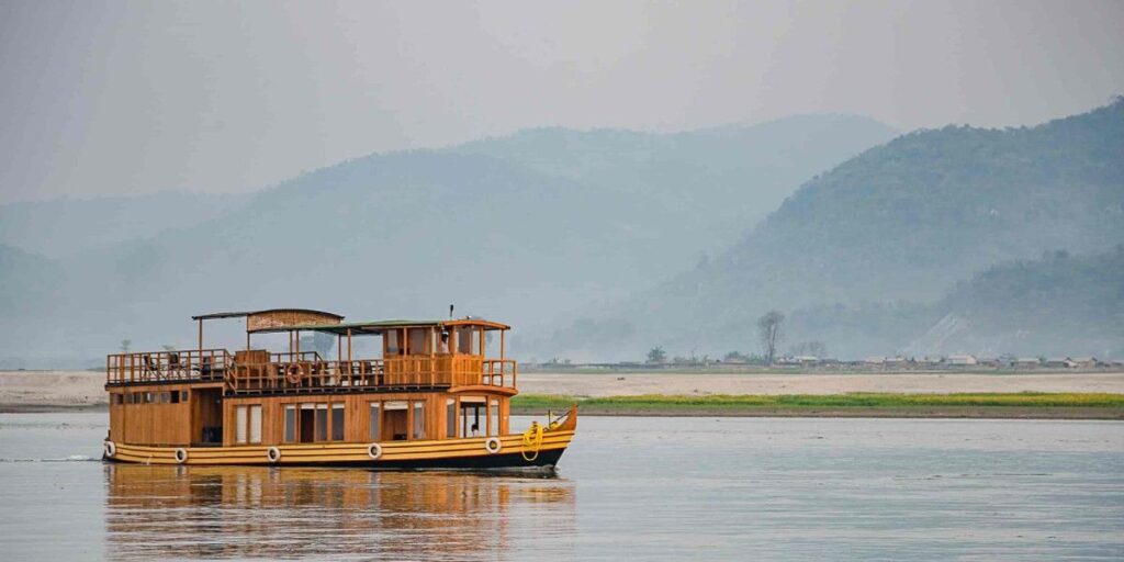 rethinkways-assam-brahmaputra-river-cruise