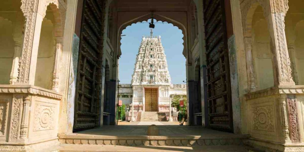rethinkways-rajasthan-brahma-temple-pushkar