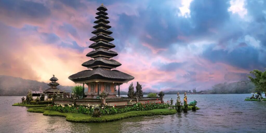 rethinkways-Ulun Danu Beratan Temple