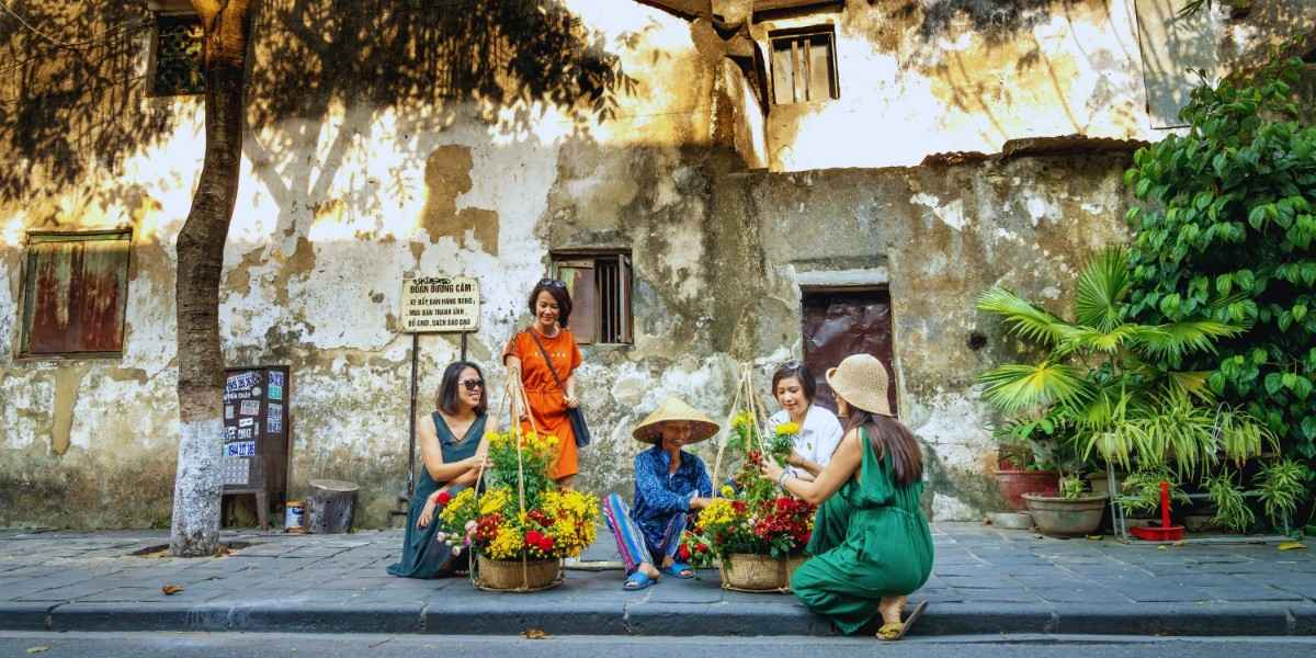 rethinkways-girls-trip-destinations-india-vietnam
