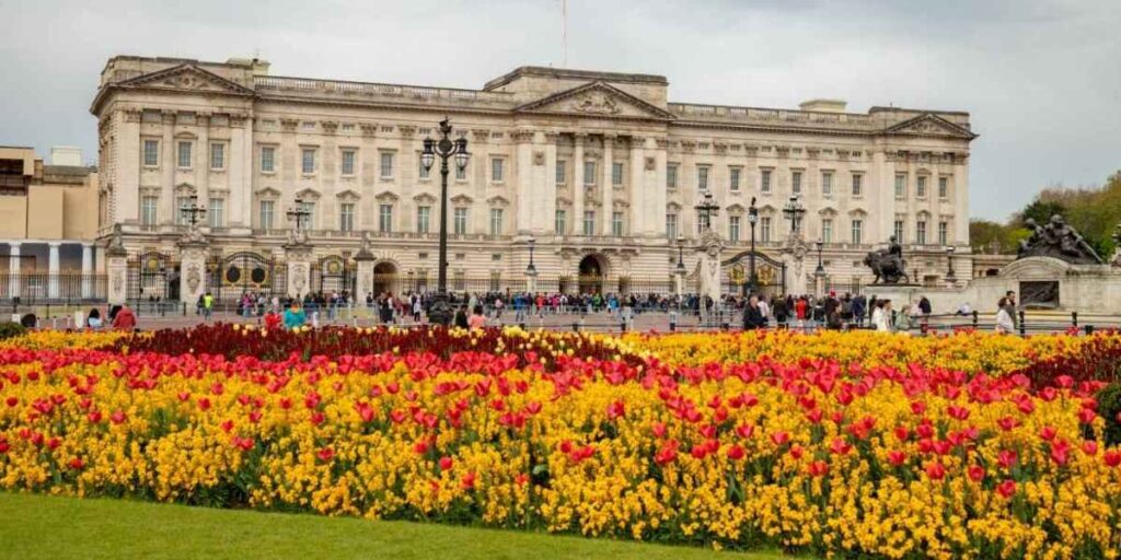rethinkways-london-attractions-buckingham-palace
