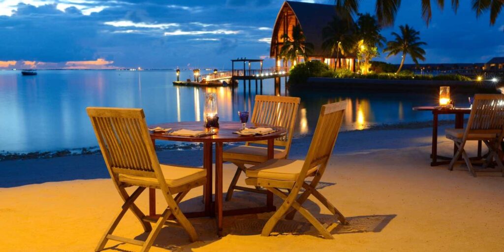 rethinkways-maldives-honeymoon-candlelight-dinner
