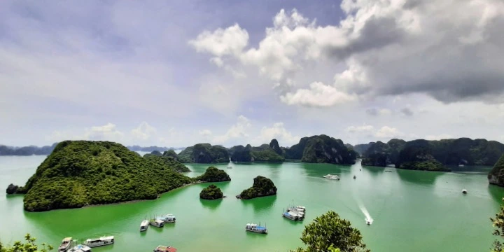 vietnam-honeymoon-Ha-lang