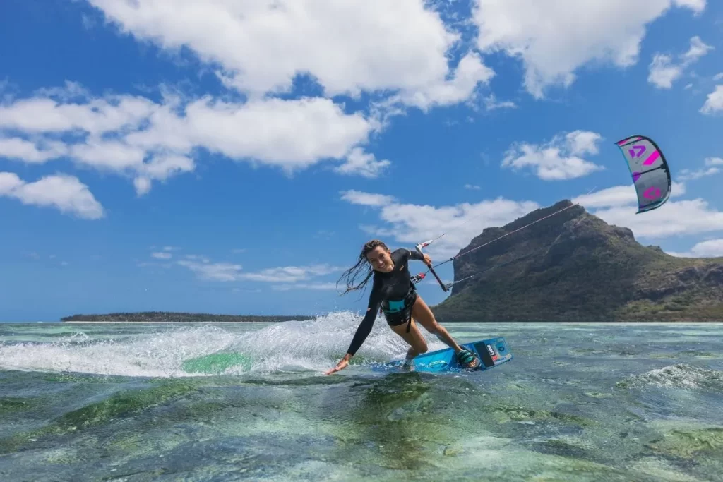 kitesurfing
