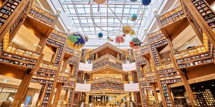 South Korea Attractions: 30 Must-Visit Places & Experiences for an Unforgettable Trip| Travel Rethink Ways 27 -Starfield-Library.