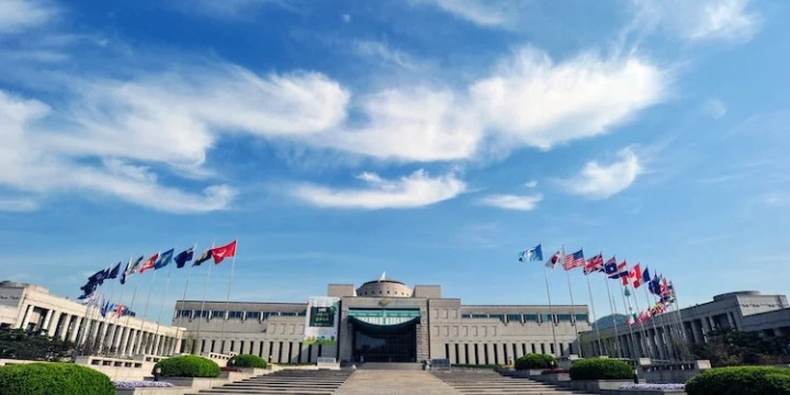 South Korea Attractions: 30 Must-Visit Places & Experiences for an Unforgettable Trip| Travel Rethink Ways 12 -War-Memorial-