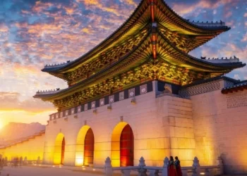 South Korea Attractions: 30 Must-Visit Places & Experiences for an Unforgettable Trip| Travel Rethink Ways 1 trw-south-korea-cover.