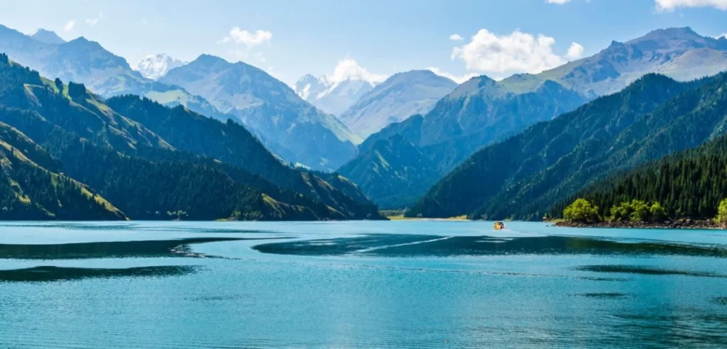 China Bucket List: 30 Amazing Attractions | Travel Rethink Ways 20 heavenly lake