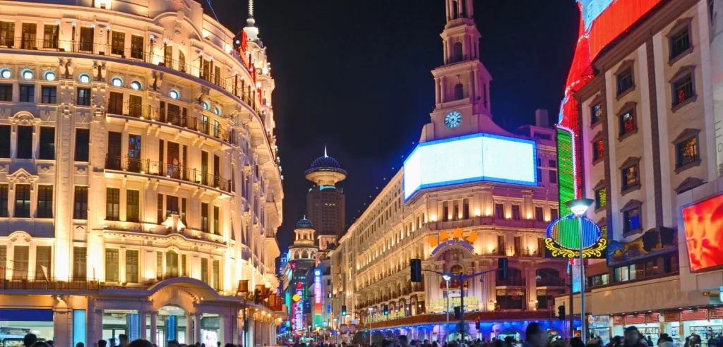 China Bucket List: 30 Amazing Attractions | Travel Rethink Ways 30 nanjing road