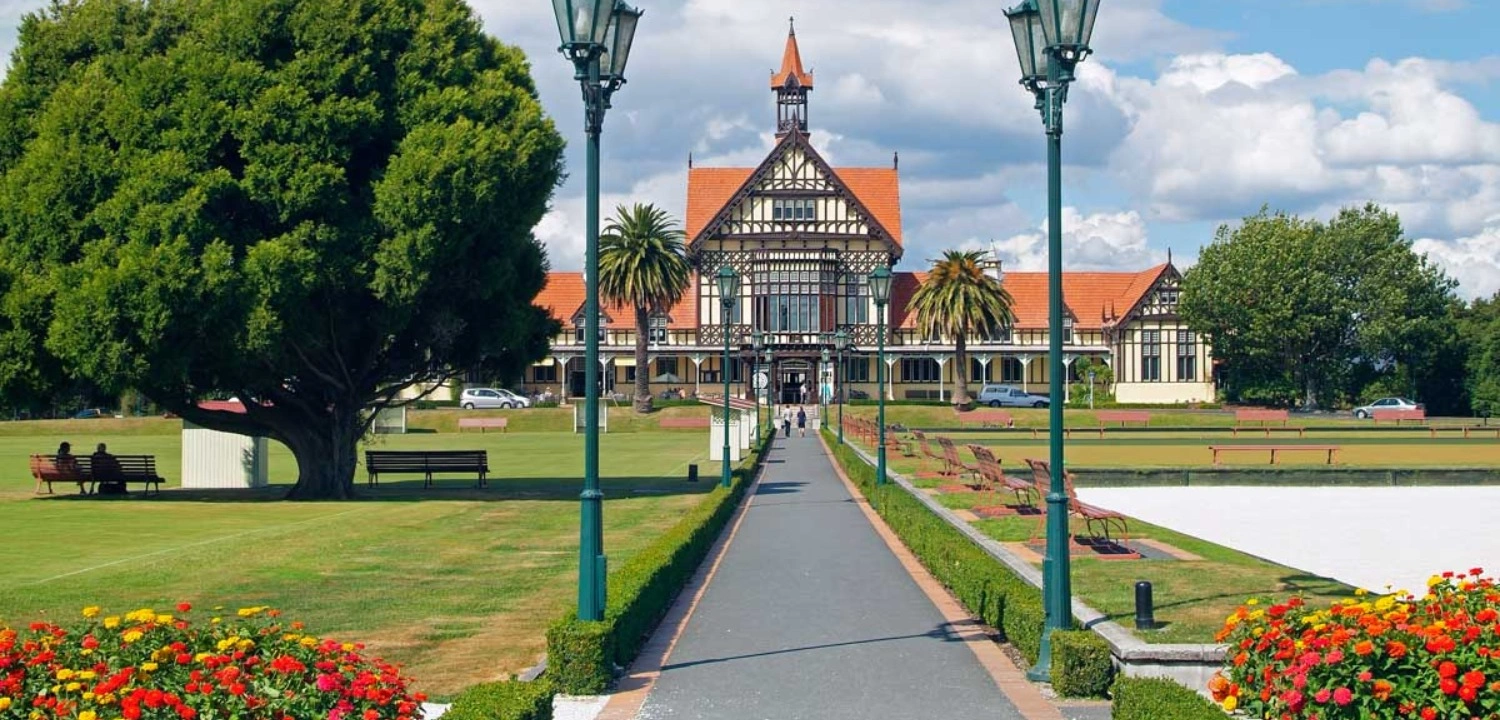 Top New Zealand Attractions: 25 Places to Explore | Travel Rethink Ways 12 New-Zeeland-Rotorua