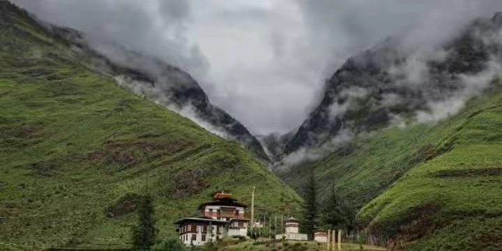 Bhutan Attractions: 30 Peaceful Places To Explore| Travel Rethink Ways 18 Druk-Path-Trek.