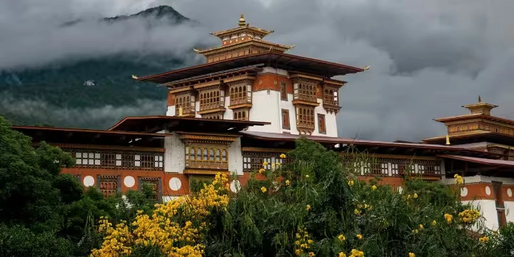 Bhutan Attractions: 30 Peaceful Places To Explore| Travel Rethink Ways 13 Punakha-Dzong.