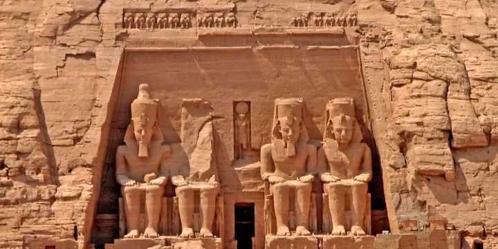 Egypt Attractions: 30 Incredible Places & Ancient Wonders You Must Visit | Travel Rethink Ways 16 Abu-Simbel-Temple